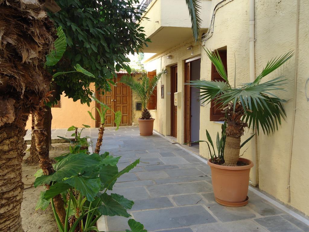 העיירה רתימנו Lilys Apartments מראה חיצוני תמונה